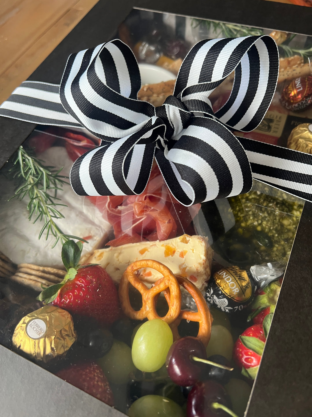 Charcuterie Box Medium