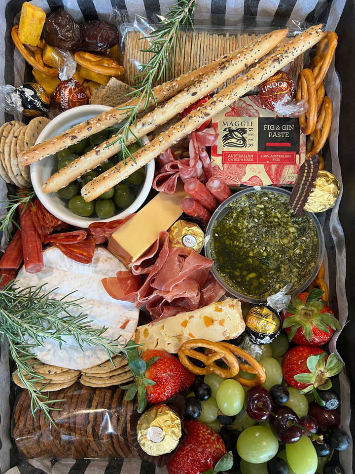 Charcuterie Box Medium
