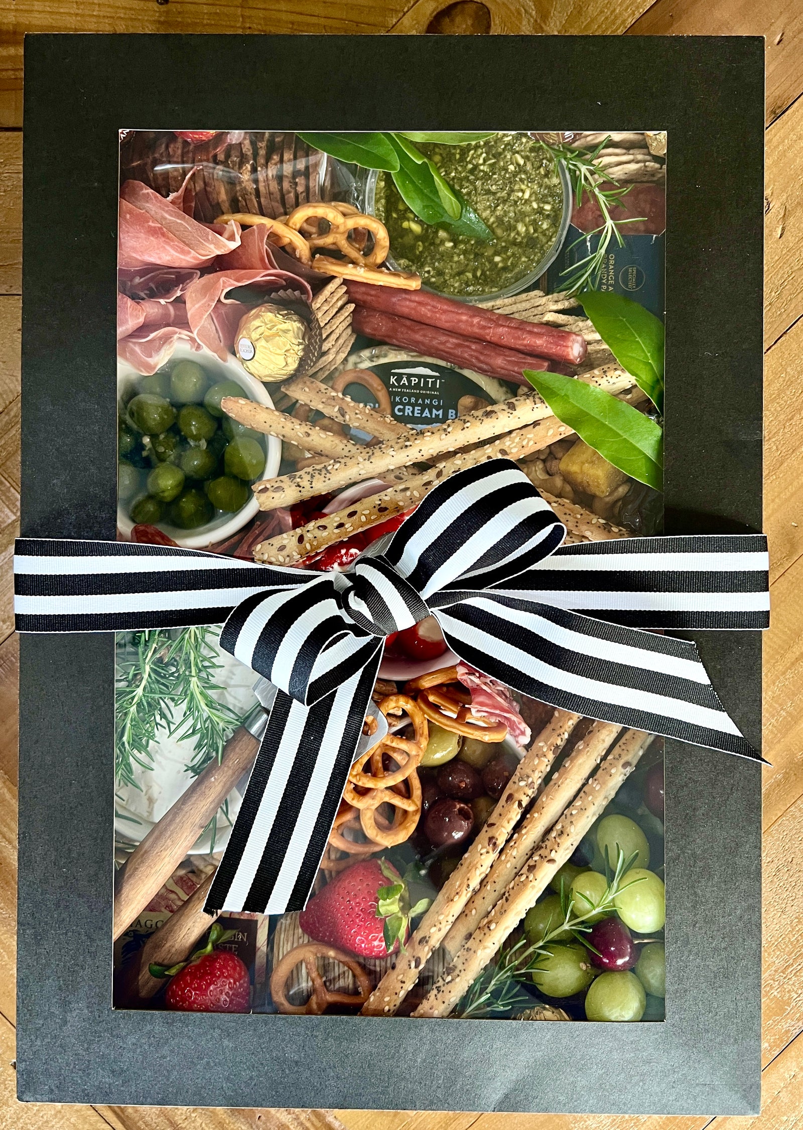 Charcuterie Box Large